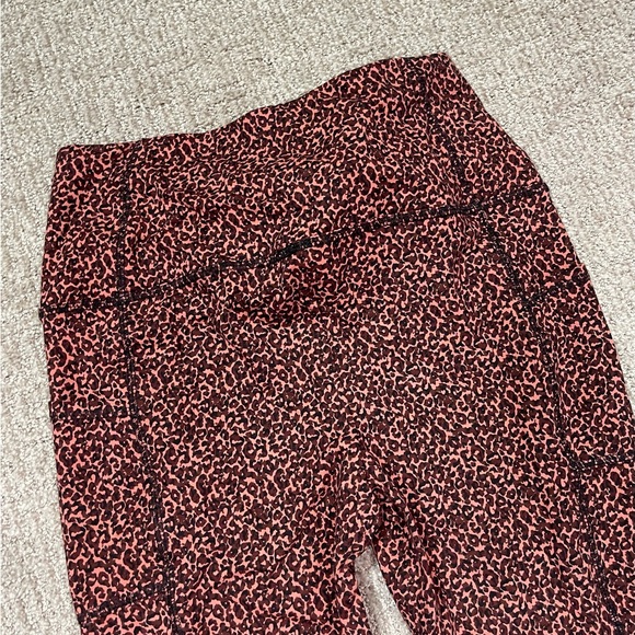 NWT Zenergy by Chicos Pima Cotton Pink Animal Print Leggings Sz. 1R - Picture 6 of 6